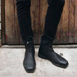 Blundstone 068 Chisel Toe Black Leather Chelsea Boots